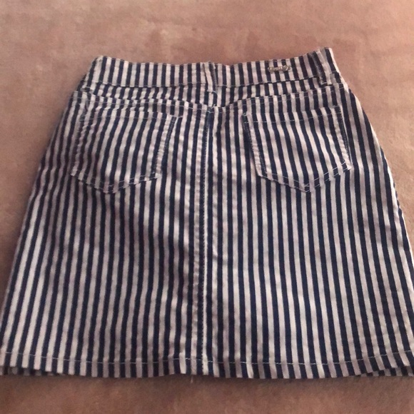 Teen Go mini skirt - Picture 2 of 2